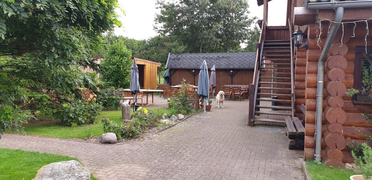Hotel Restaurant Baumhaus Klein Pravtshagen Exterior photo